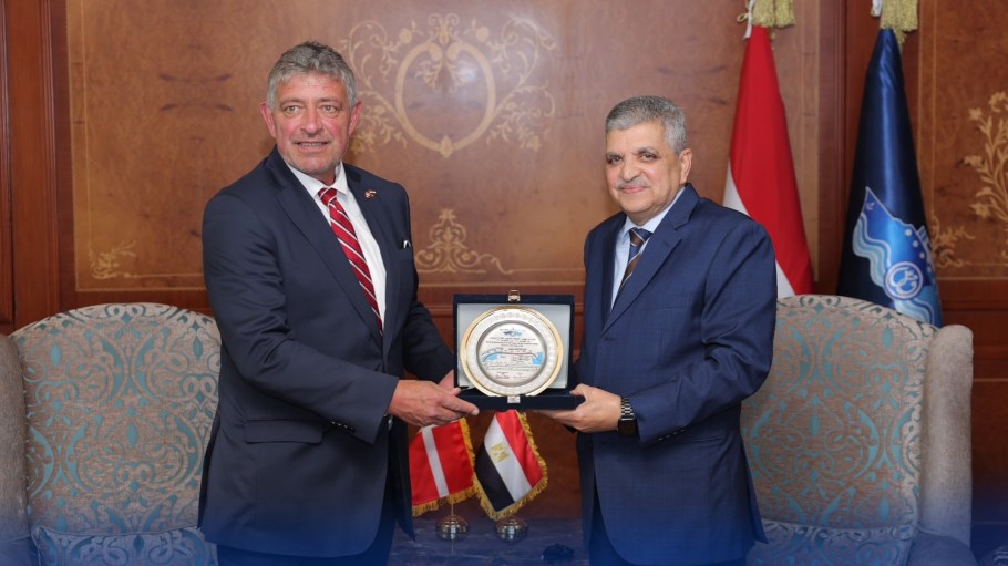 Left: Denmark’s Ambassador to Egypt, Lars Bo Møller
Right: Suez Canal Authority chairman Osama Rabie