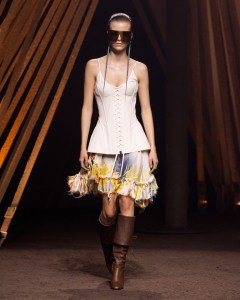 McQueen Spring 2026 Ready-to-Wear Collectionat Paris Fashion Week