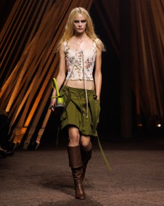 McQueen Spring 2026 Ready-to-Wear Collectionat Paris Fashion Week