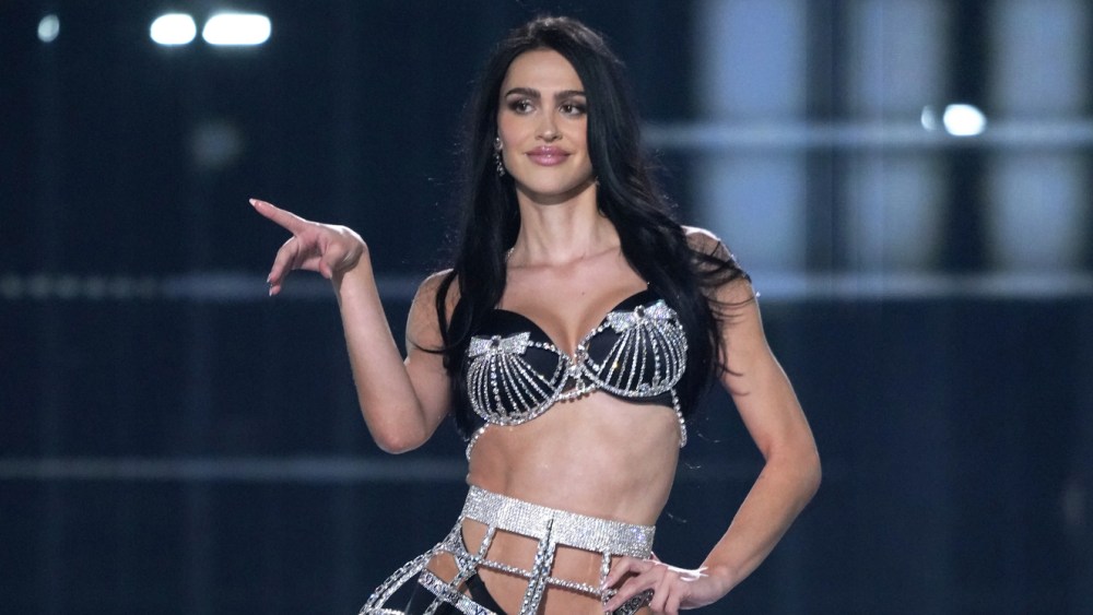 Amelia Gray on the runway at the Victoria's Secret Fashion Show.