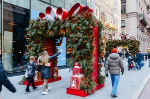 A look at Black Friday shopping around New York for the 2025 holiday season