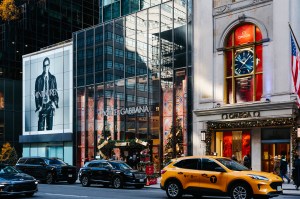 A look at Black Friday shopping around New York for the 2025 holiday season