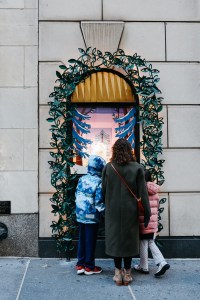 A look at Black Friday shopping around New York for the 2025 holiday season