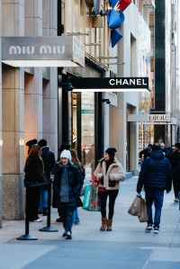 A look at Black Friday shopping around New York for the 2025 holiday season