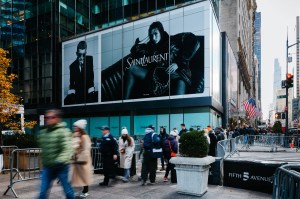 A look at Black Friday shopping around New York for the 2025 holiday season