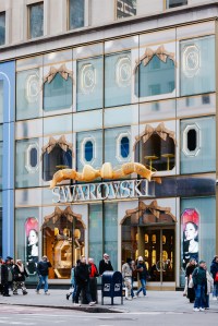 A look at Black Friday shopping around New York for the 2025 holiday season