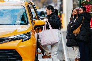 A look at Black Friday shopping around New York for the 2025 holiday season