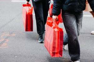 A look at Black Friday shopping around New York for the 2025 holiday season