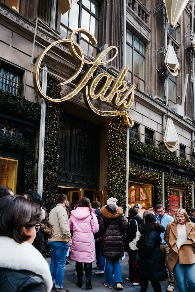 A look at Black Friday shopping around New York for the 2025 holiday season