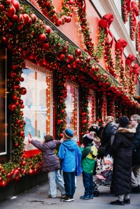 A look at Black Friday shopping around New York for the 2025 holiday season
