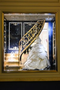 Dior’s Avenue Montaigne Store’s Holiday Lights