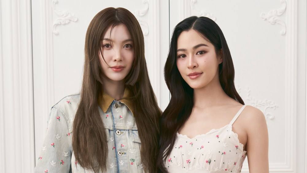 Orm Kornnaphat and Lingling Kwong