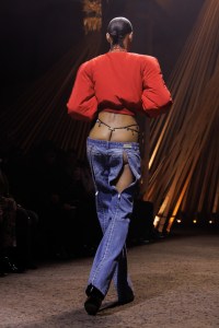 Alexander McQueen Spring 2026 Ready-to-Wear