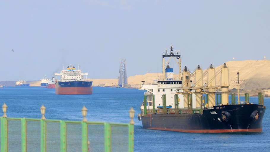 A company spokesperson shot down a report that the ocean carrier was beginning to phase in return to the Suez Canal in December.