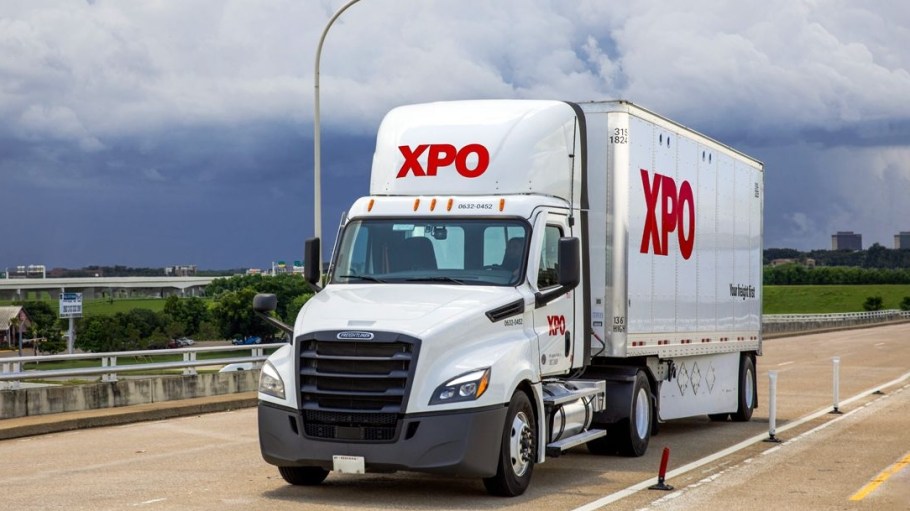 Of the major trucking companies, XPO managed to best offset volume dips, counteracting a 6.1 percent tonnage decline per day with a 5.7 percent increase in less-than-truckload (LTL) revenue per hundredweight.