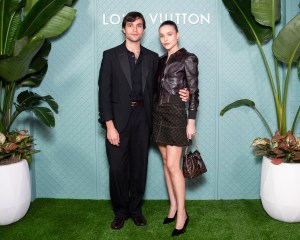 Sebastian Cabrices, Nane Miller