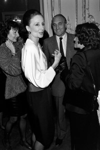 Jacqueline de Ribes and guests attend her mother Paule de Beaumont first painting exhibition at the Musee Thiers in Paris in 1983.