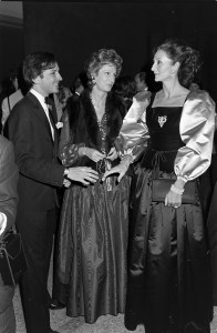 Marella Agnelli (C) and Jacqueline de Ribes (R) and guests attend the Metropolitan Museum of Art in New York City, gala celebrating the museum's exhibit "Glory of Russian Costume," on December 6, 1976.