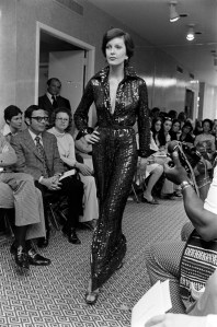 68-piece 'Something' Collection by Oscar de la Renta. Something! by Oscar de la Renta Fall 1973 Ready to Wear Collection Runway (Photo by Fairchild Archive/WWD/Penske Media via Getty Images)