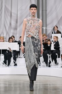 Model on the runway on the runway at the Maison Margiela fashion show as part of Spring/Summer 2026 Paris Fashion Week on October 04, 2025 in Paris, France.