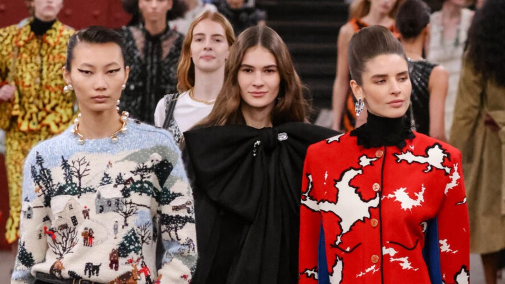 Models on the Chanel Métiers d’Art 2025 runway.