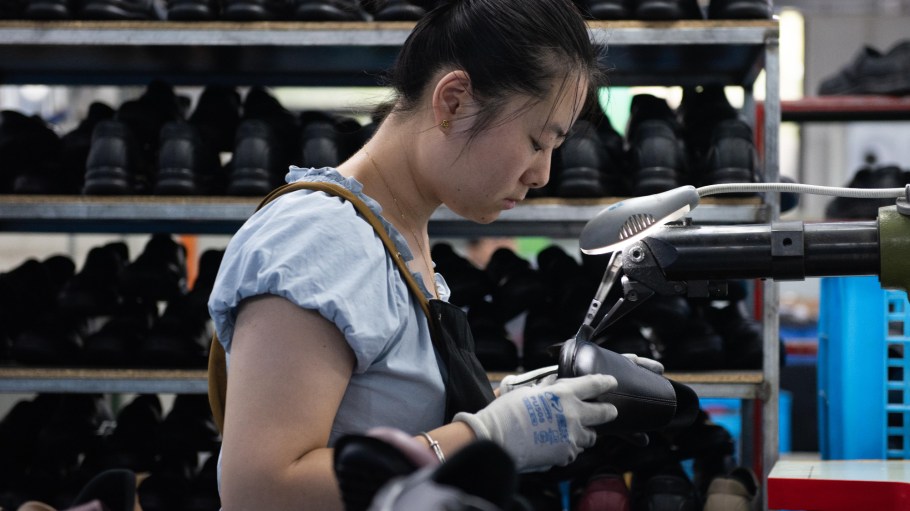shoe production line China factory