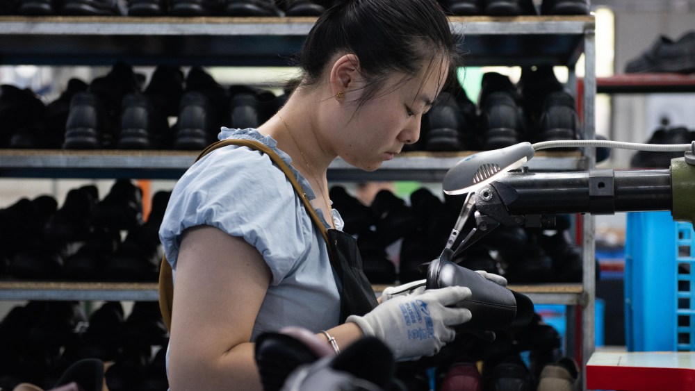 shoe production line China factory