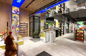 Crocs, store, shoes, footwear, clogs, shoe store, NYC, 34th Street