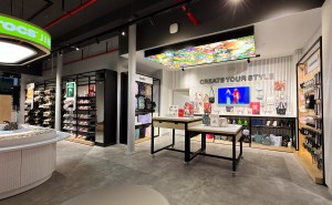 Crocs, store, shoes, footwear, clogs, shoe store, NYC, 34th Street