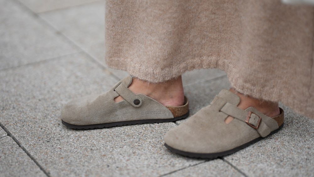 HAMBURG, GERMANY - OCTOBER 16: Laura Noltemeyer is seen wearing a long alpaca wool knit skirt in a straight cut by Aylin König; beige suede Boston clogs by Birkenstock on October 16, 2025 in Hamburg, Germany. (Photo by Moritz Scholz/Getty Images)