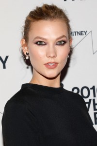 NEW YORK, NY - NOVEMBER 15:  Model Karlie Kloss attends the 2016 Whitney Art Party at The Whitney Museum of American Art on November 15, 2016 in New York City.  (Photo by Taylor Hill/FilmMagic)