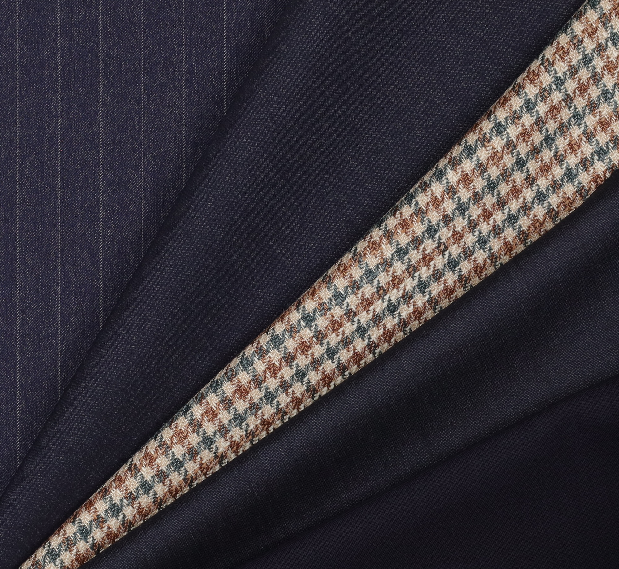 Lanificio F.lli Cerruti dal 1881 fabrics for spring 2027.