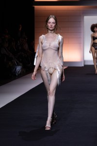 Tube Lightwear not he runway at SIL