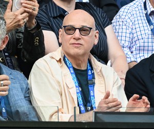 MELBOURNE, AUSTRALIA - JANUARY 25: Evan Handler watches Alex De Minaur of Australia play against Alexander Bublik of Kazakhstan in the Men's Singles Fourth Round during day eight of the 2026 Australian Open at Melbourne Park on January 25, 2026 in Melbourne, Australia. (Photo by James D. Morgan/Getty Images)