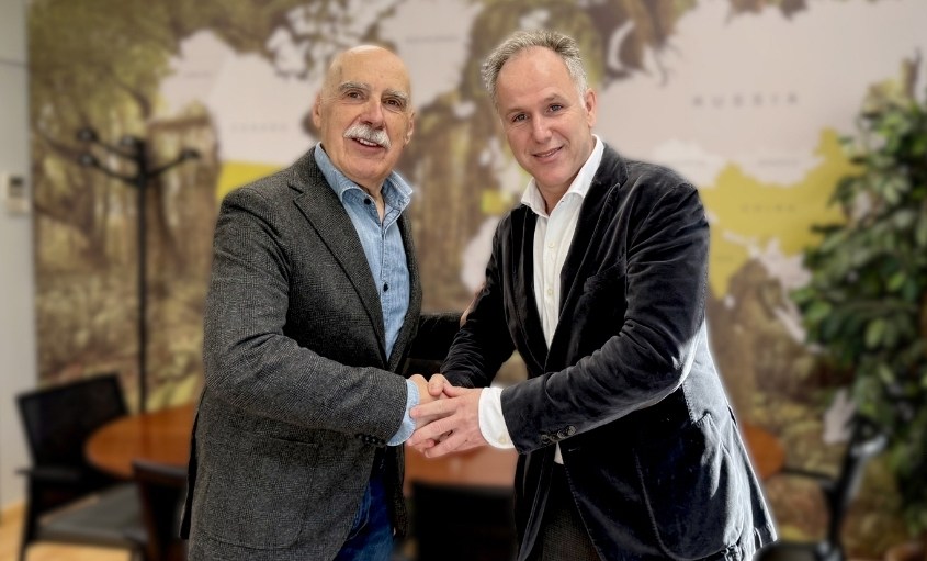 (Left) Jaume Muntal, Eco-Farben Grup CEO. (Right) Alex Cabestany, CEO of Cromogenia Units.