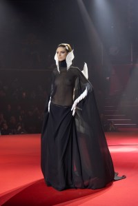 Stéphane Rolland Spring 2026 Couture at Paris Fashion Week