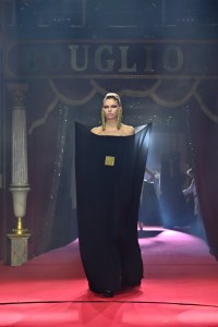 Stéphane Rolland Spring 2026 Couture at Paris Fashion Week