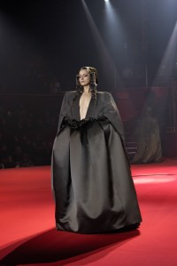 Stéphane Rolland Spring 2026 Couture at Paris Fashion Week