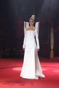 Stéphane Rolland Spring 2026 Couture at Paris Fashion Week