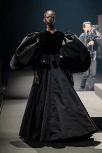 Viktor&Rolf Spring 2026 Couture at Paris Couture Week