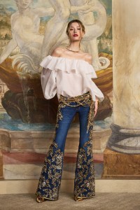 Alice + Olivia Fall 2026 ready-to-wear collection at New York Fashion Week.