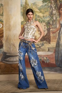 Alice + Olivia Fall 2026 ready-to-wear collection at New York Fashion Week.