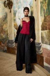 Alice + Olivia Fall 2026 ready-to-wear collection at New York Fashion Week.
