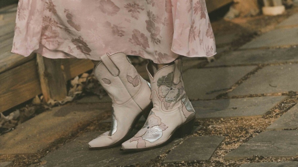 Miron Crosby's Terresa Blush boot.