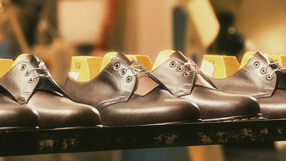 Dr. Martens Classic Calf Leather sepia gray 1461 shoe.
