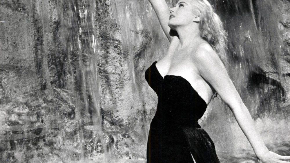 Swedish-American actress Anita Ekberg as Sylvia in the fountain scene from 'La Dolce Vita', directed by Federico Fellini, 1960. (Photo by Silver Screen Collection/Getty Images)