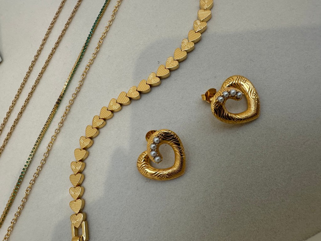 Jewelry by Gwen Beloti.