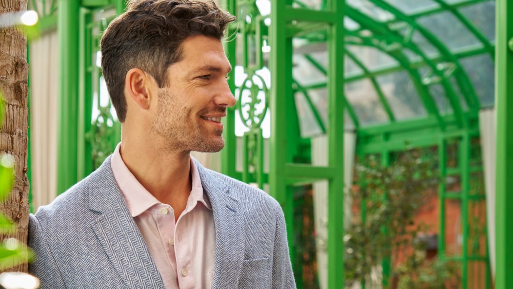 A look from Sarah Hand's spring collection for Untuckit.