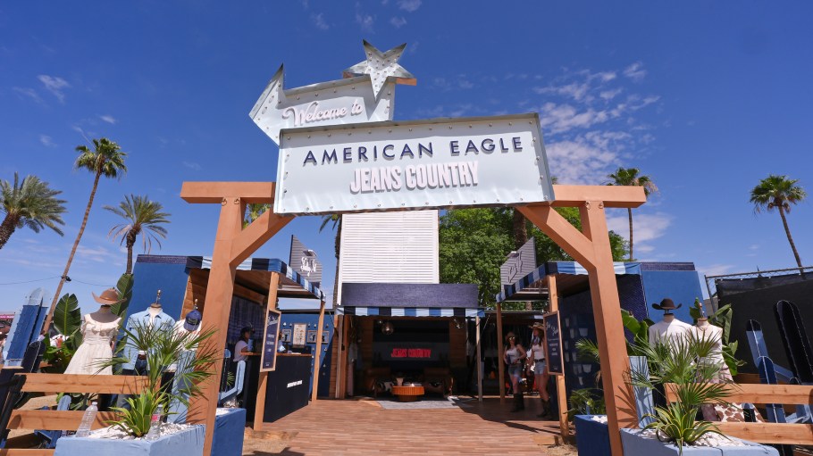 American Eagle Jeans Country at Stagecoach 2026.