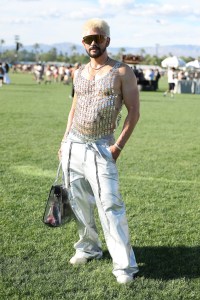 INDIO, CALIFORNIA - APRIL 10: (FOR EDITORIAL USE ONLY) (NOT TO BE LICENSED FOR ANY STANDALONE OR SPECIAL INTEREST BOOK PUBLISHING USE CONCERNING THE COACHELLA MUSIC FESTIVAL AND/OR STAGECOACH MUSIC FESTIVAL) Street Style at the 2026 Coachella Valley Music and Arts Festival on April 10, 2026 in Indio, California. (Photo by Amy Sussman/Getty Images for Coachella)